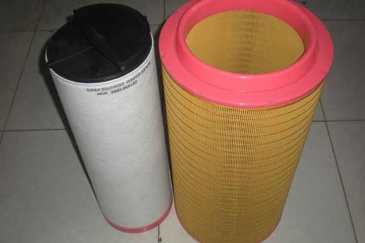 壓機空氣濾芯可以為立式空氣過濾器和臥式空氣過濾器安裝，不同的過濾器可以根據客戶的不同需求來選擇