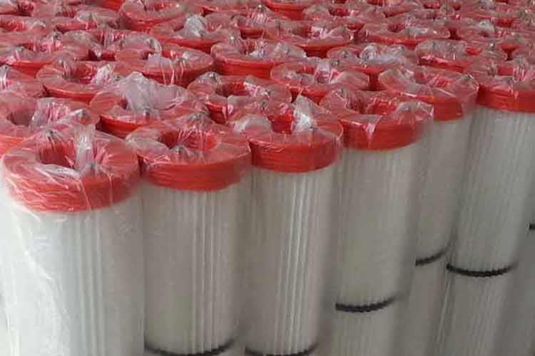 傾斜安裝時，濾筒上下相疊，結構緊湊，占地面積小，便于換筒