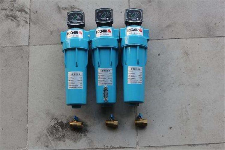 空壓機過濾器在保護時，取出濾芯，悄悄敲擊端面