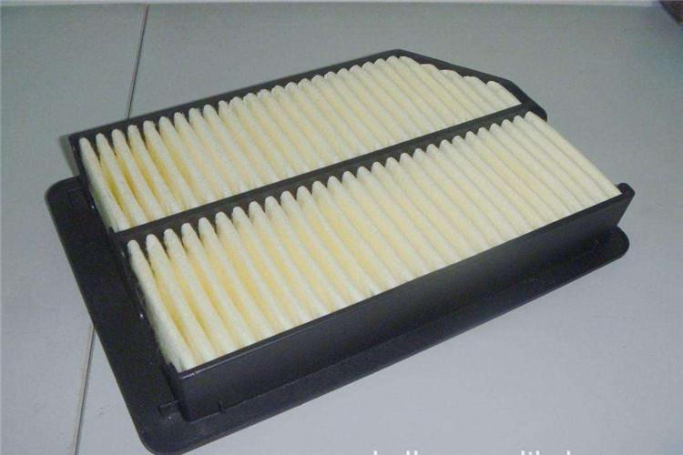 大氣中有各種異物，例如樹葉、灰塵、砂粒等，這些異物如果進入發(fā)動機燃燒室將增加發(fā)動機的磨損，從而降低發(fā)動機的使用壽命