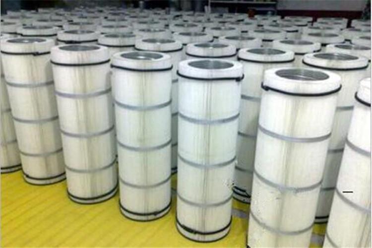 垂直、傾斜、水平安裝，濾筒垂直安裝，脈沖清灰時(shí)，粉塵易清落沉降至灰斗，效果好