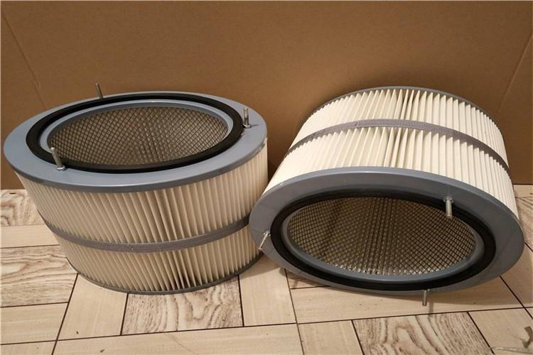 風機除塵濾筒的安裝大概都是這種步驟，只是濾筒的安裝方向有所不同，濾筒除塵器的濾筒安裝方向一般分為橫向