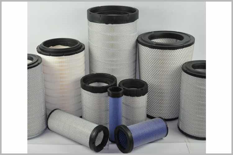 全自動工業過濾器在結構的設計上打破了傳統的過濾器，克服了傳統過濾器的納污量小、過濾的部分容易受到污物的堵塞還有過濾的部分需要人工的拆卸清洗等缺點