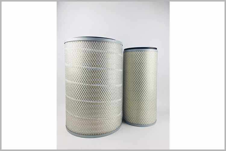 在吸入空氣與燃油混合之前，貨車空氣濾清器濾去空氣中塵土、碳及雜物，然后保障了吸入空氣的清潔