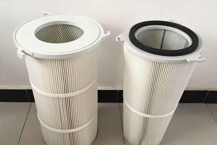 組合式除塵濾筒選用了現(xiàn)有濾料中效率高的濾料制作的濾筒，對于0.5微米以上的粉塵的除塵效率高達99.9%