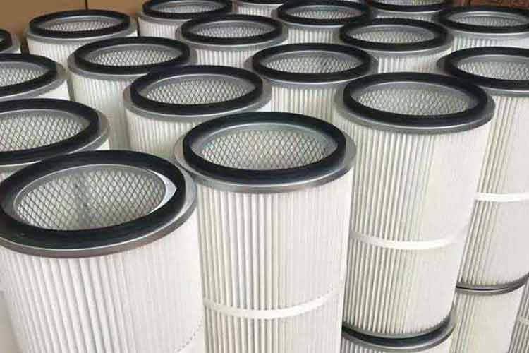 切割機(jī)除塵濾筒用高強(qiáng)度聚酯長(zhǎng)纖維非織造布進(jìn)口的無(wú)紡布為濾材，使等離子切割機(jī)除塵濾筒具有過(guò)濾挺度強(qiáng)，精度高，便于拆裝清理，反復(fù)使用的特點(diǎn)