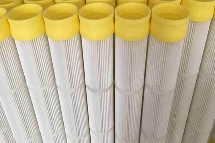 除塵濾筒由經(jīng)過成型加工處理的濾材、支撐骨架、上下端蓋、橡
